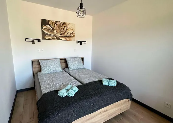 Salazar Debina (Ustka)